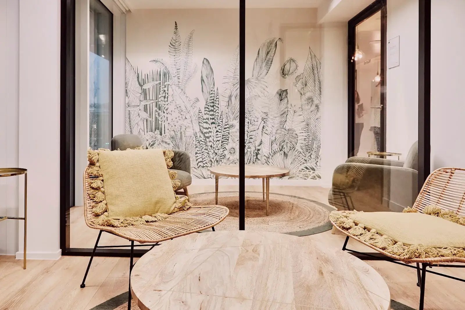 Morning, Clichy interior photo 9