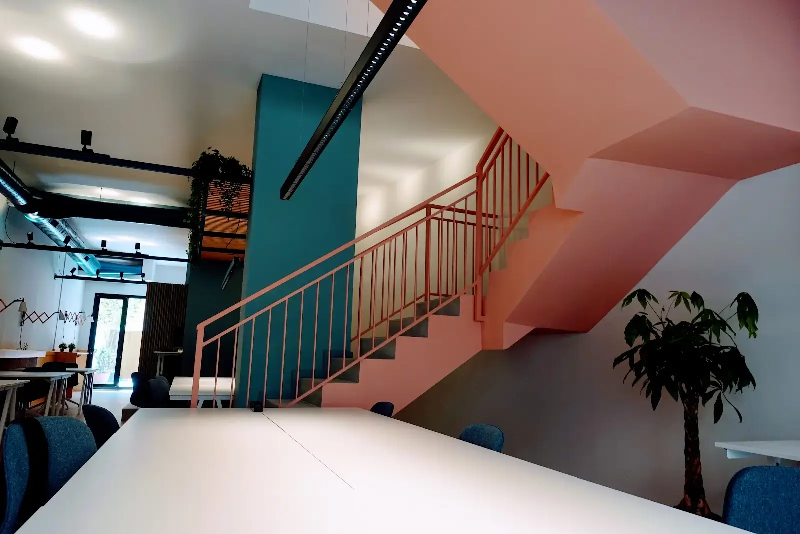 Coworking El Raval interior photo 4