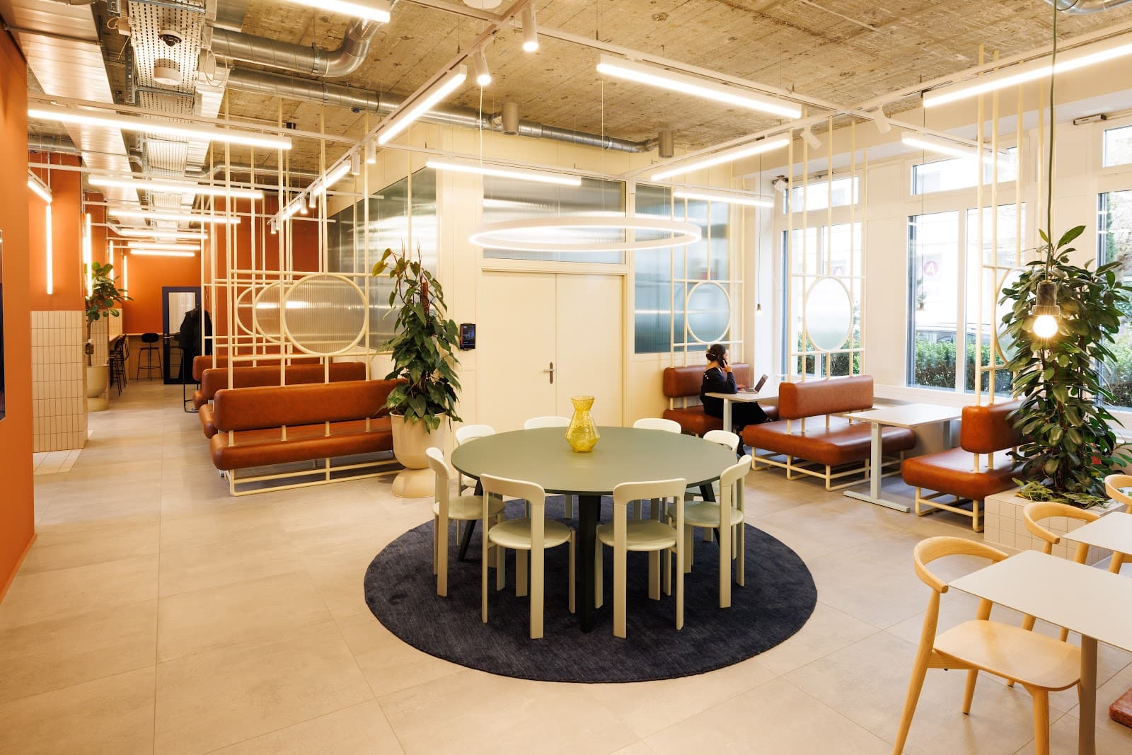 Headsquarter - The Elegant interior photo 3