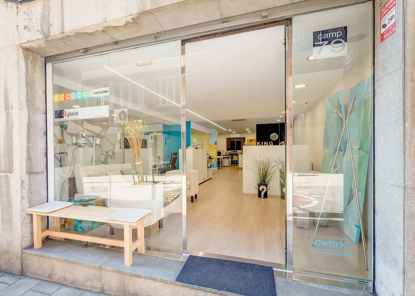 Cwork Barcelona Coworking interior photo 6