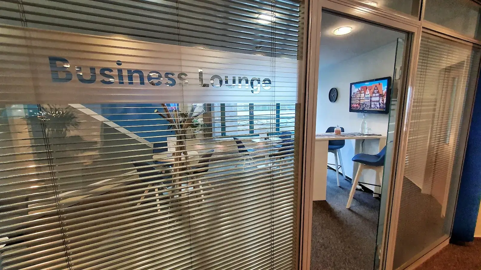 Regus Bremen Airport interior photo 4