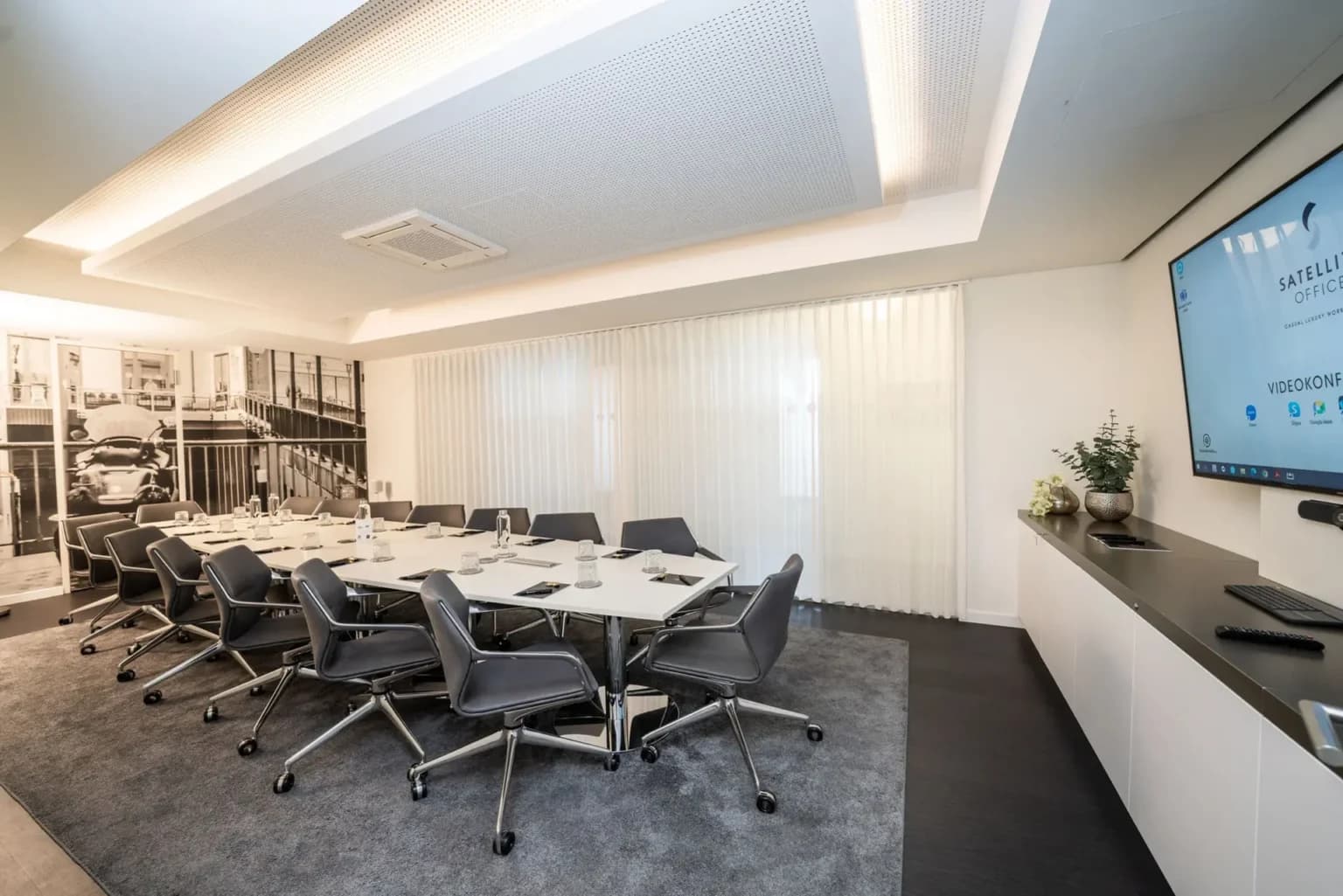 Satellite Office Hamburg Neuer Wall interior photo 2