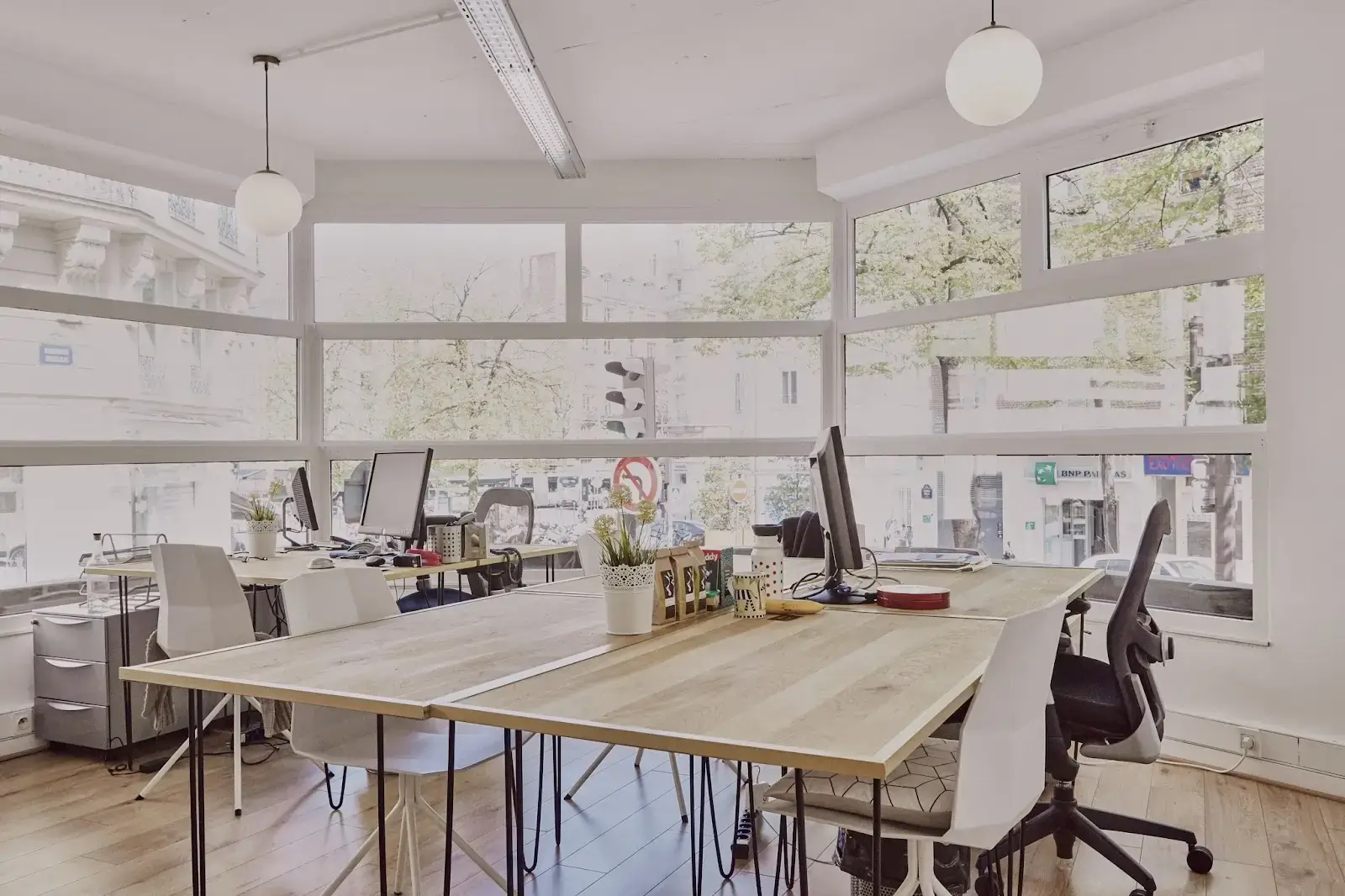 Morning, Montsouris interior photo 4