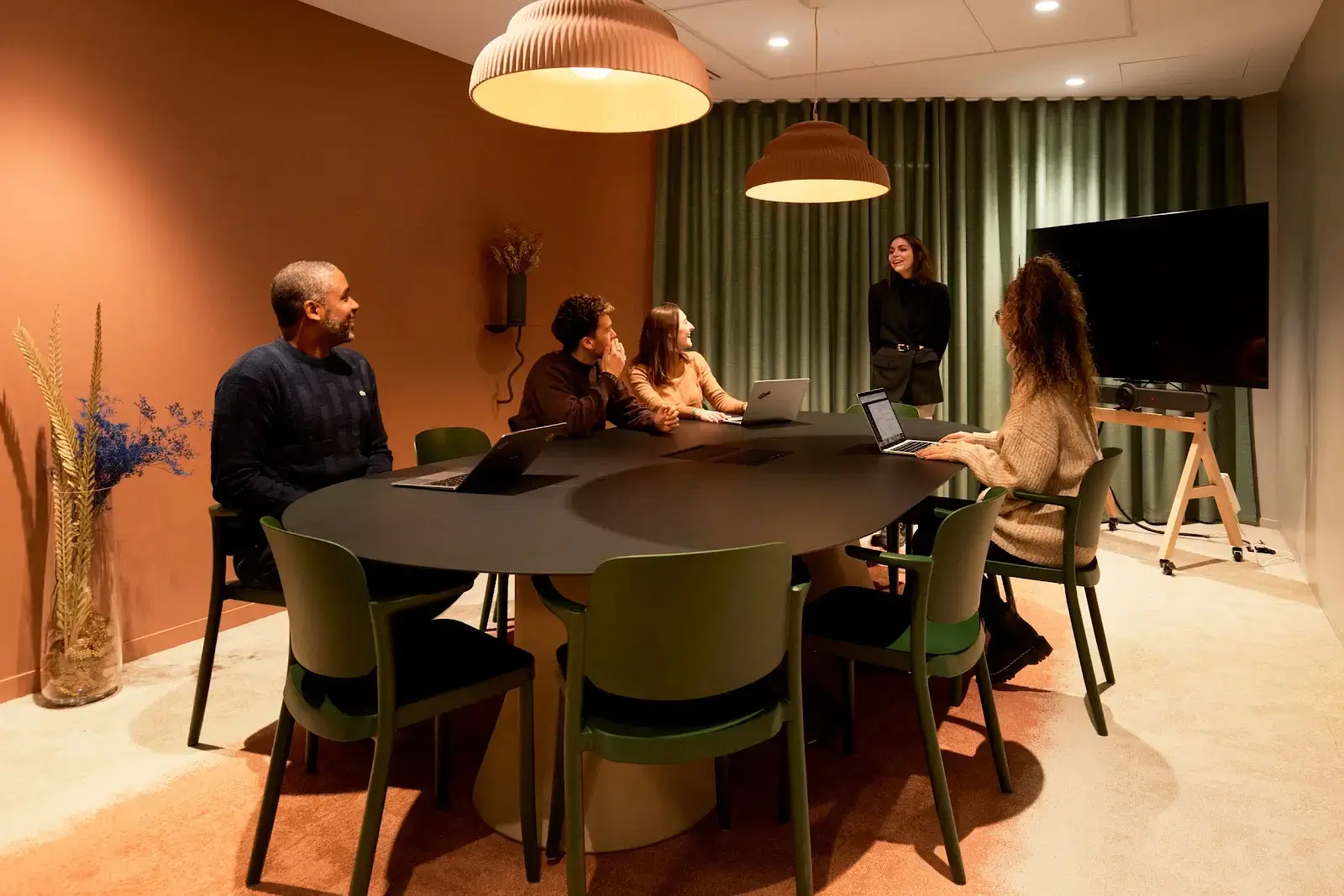 Morning, La Défense interior photo 7