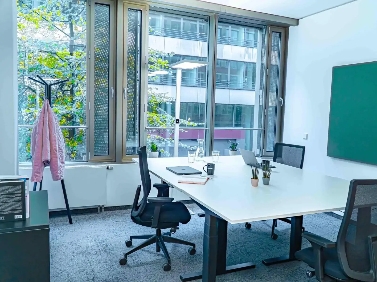 Rivvers Coworking Hamburg Atlantic Haus interior photo 10