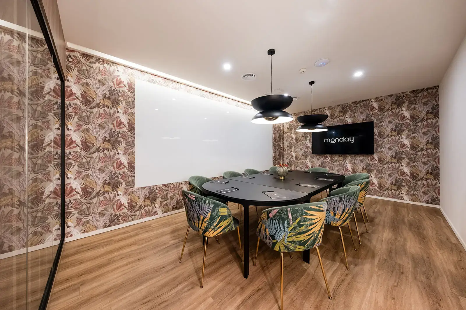 Monday Cibeles interior photo 5