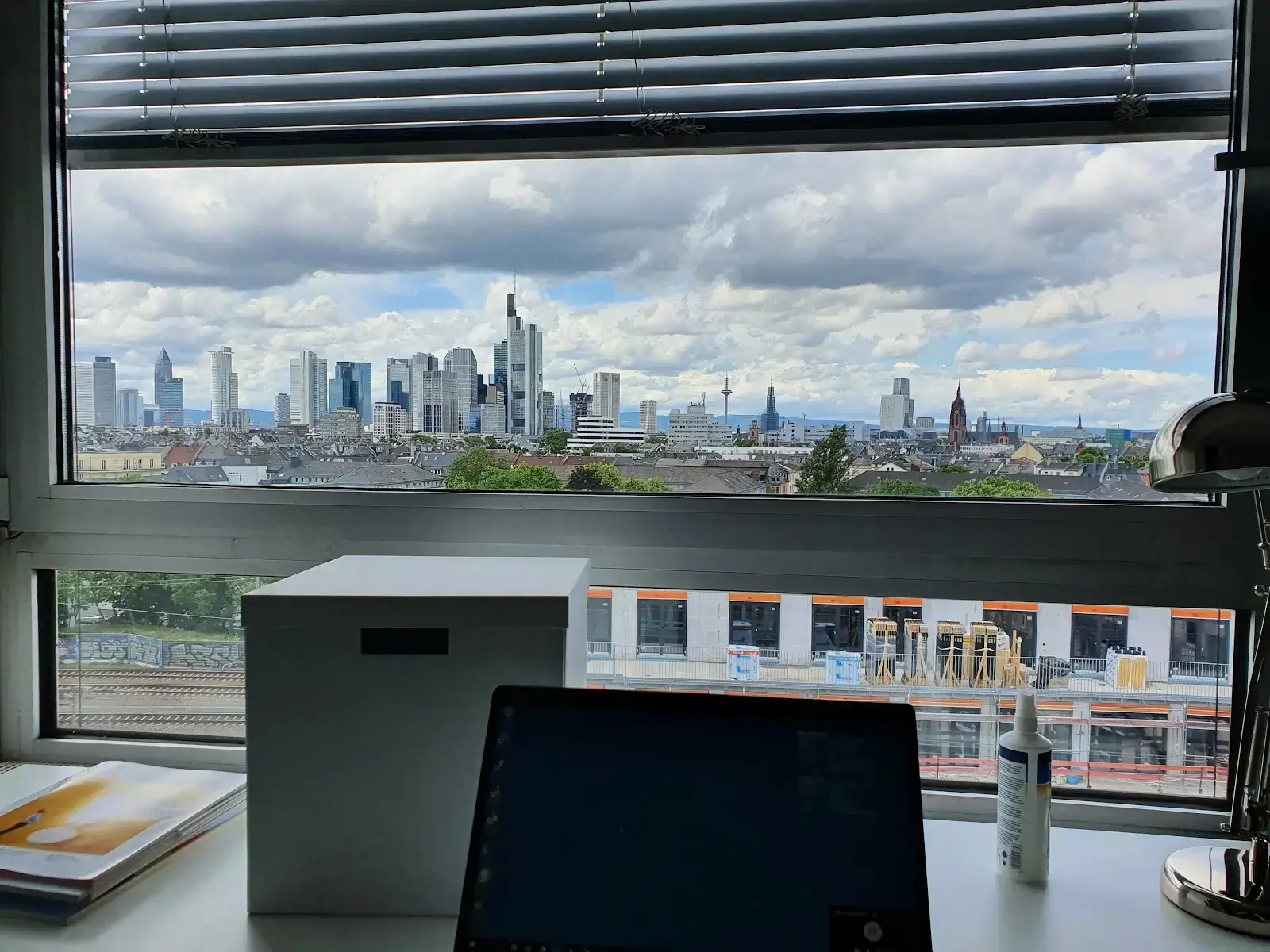 Rivvers Coworking Frankfurt Southside interior photo 4