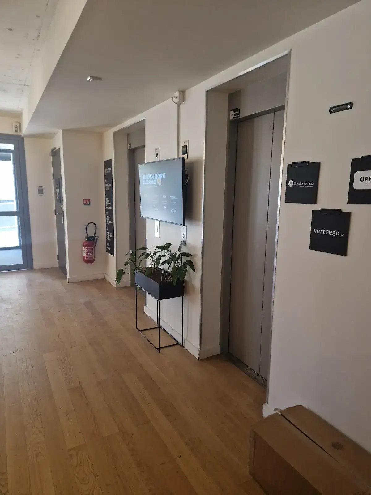 Morning, République-Boulanger interior photo 10