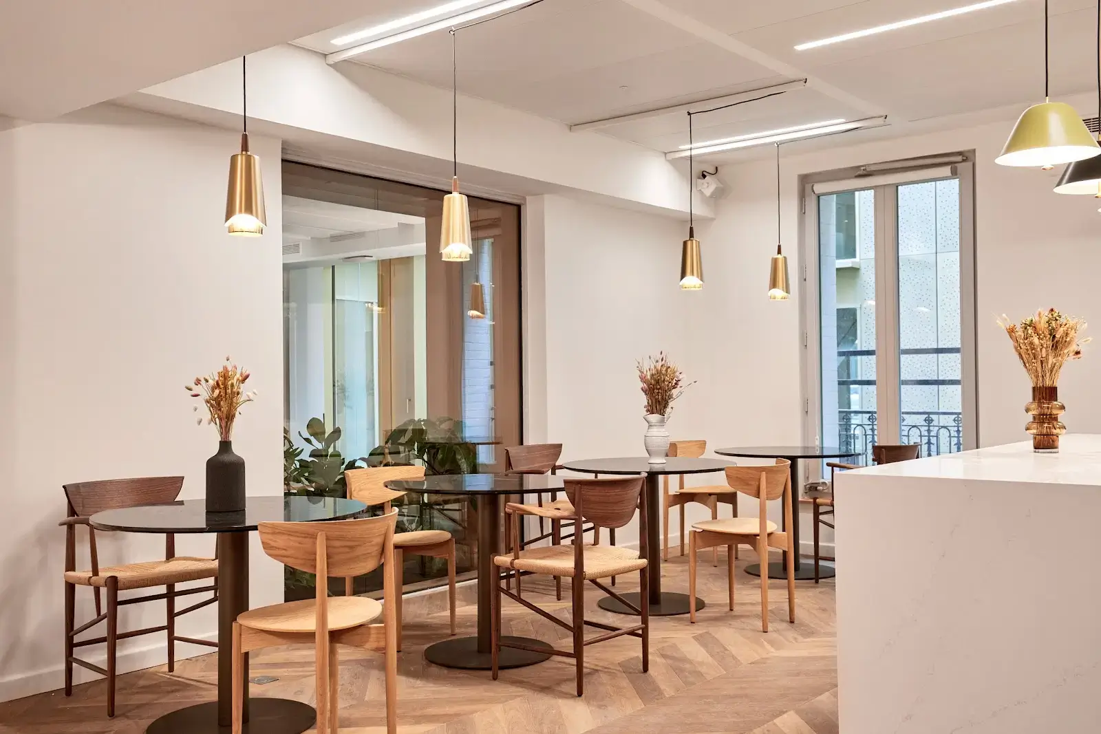 Morning, Bayard interior photo 4