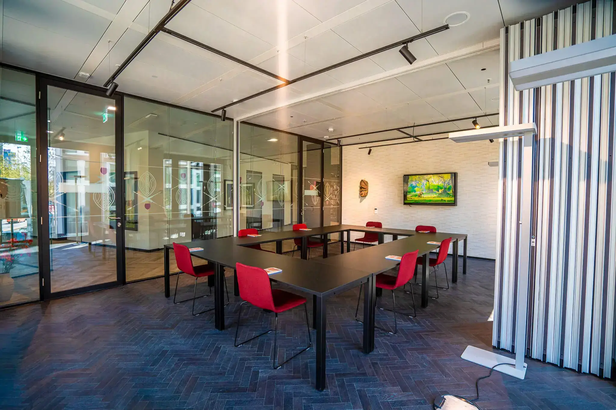 Tribes Frankfurt Marienforum interior photo 7