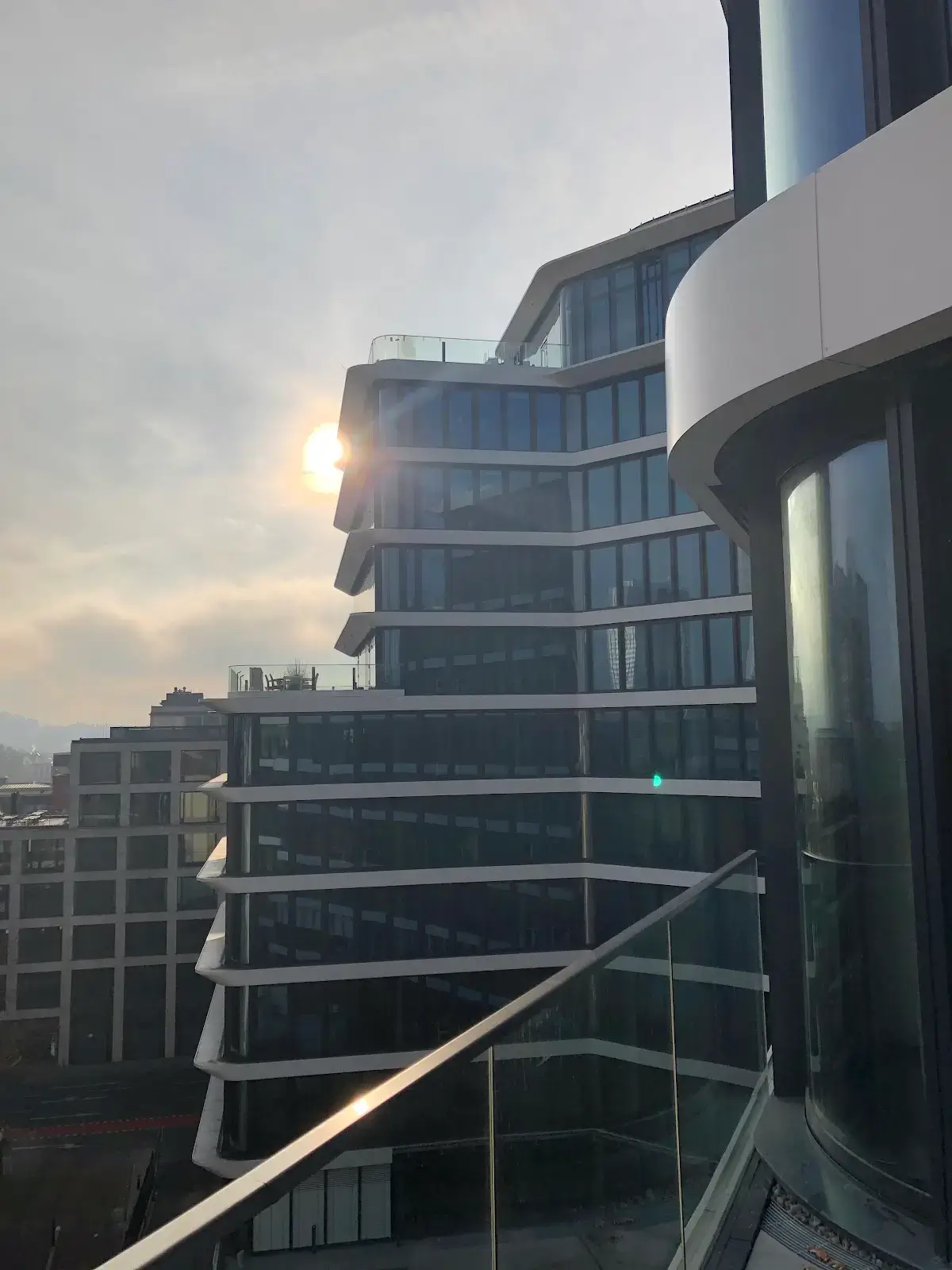 Rivvers Coworking Frankfurt Hauptbahnhof interior photo 4