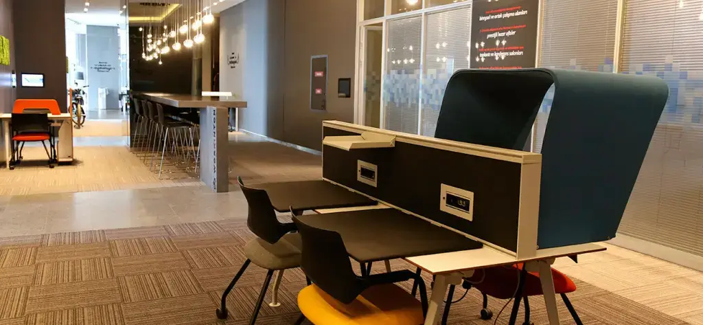 Workinton Next Level interior photo 5