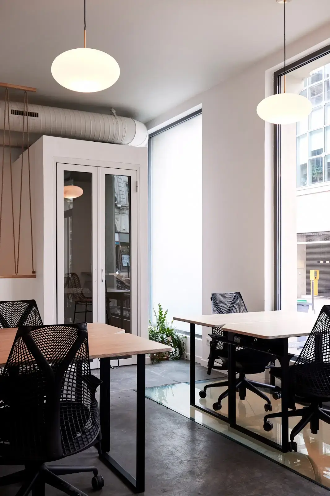 Morning, Dussoubs interior photo 8