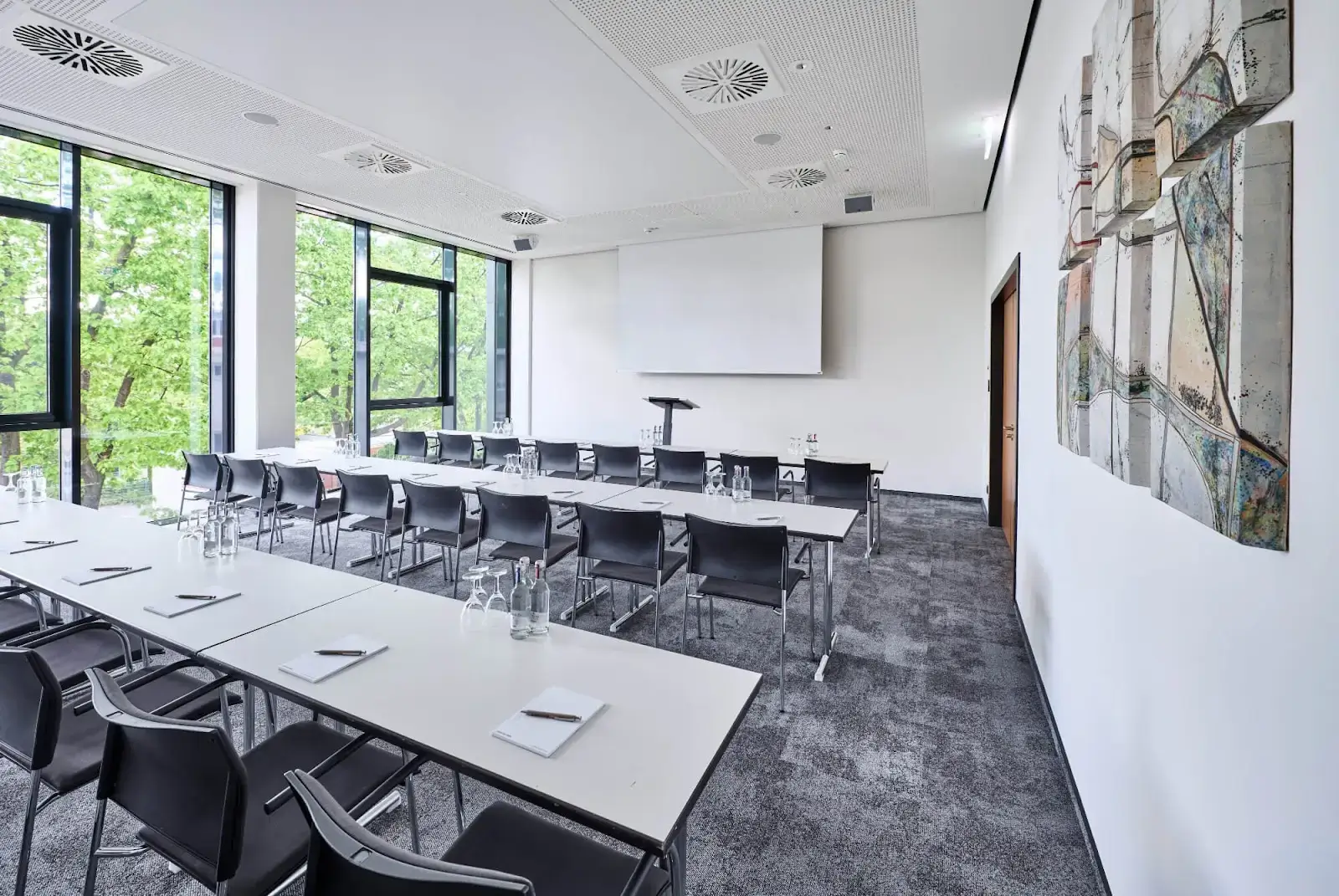 Regus Siegburg Theodor-Heuss-Straße 1 interior photo 3