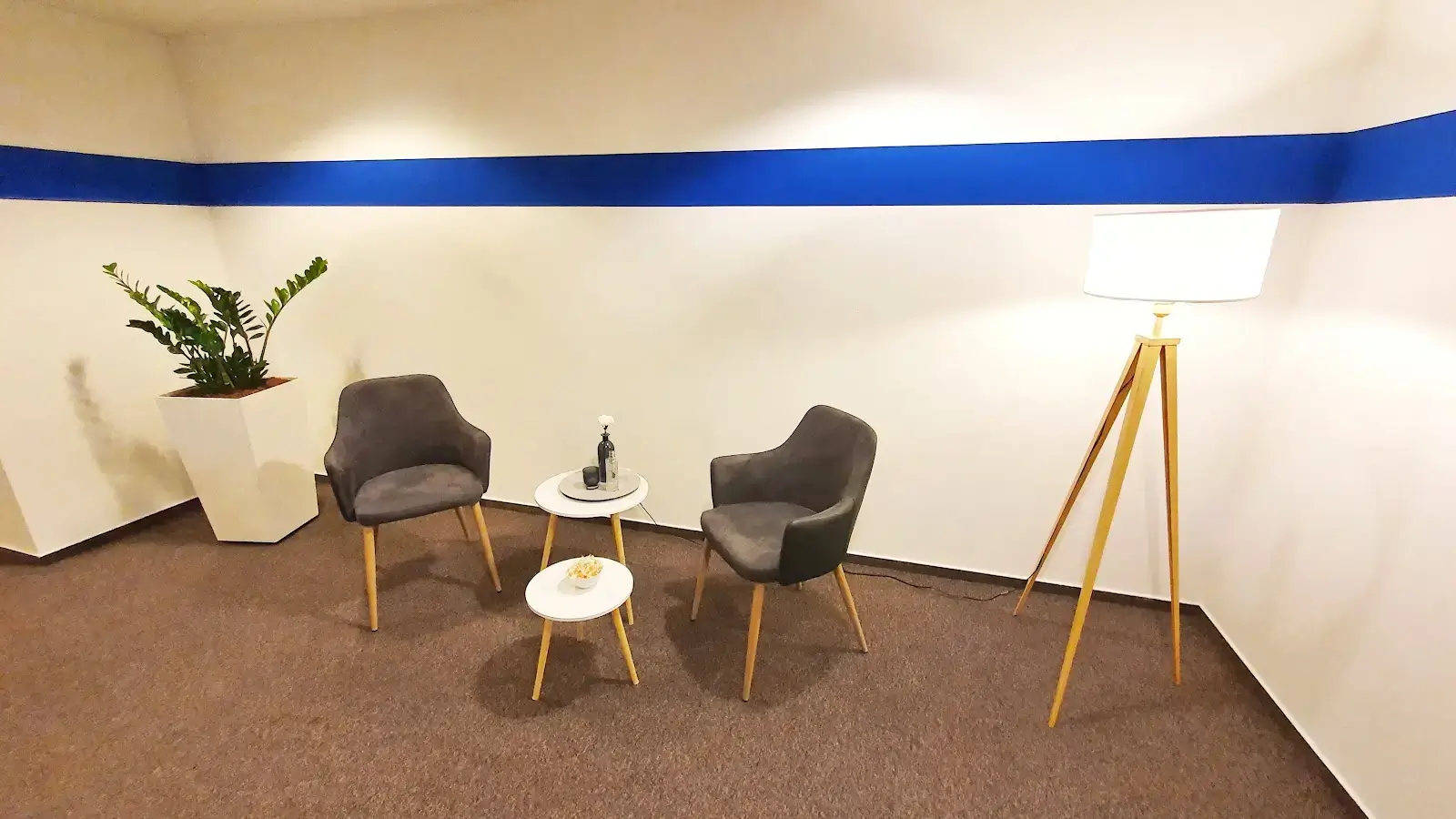 Regus Bremen Airport interior photo 3