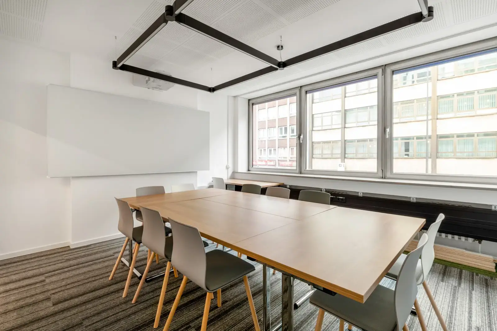 Rivvers Coworking Aachen Hauptbahnhof interior photo 4