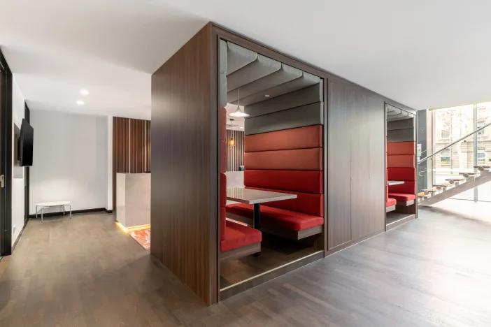 Regus Dusseldorf Theodorstraße interior photo 3