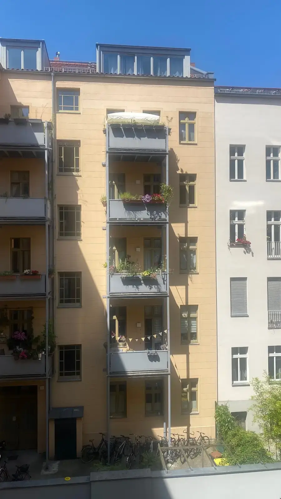 Maschinenraum interior photo 10