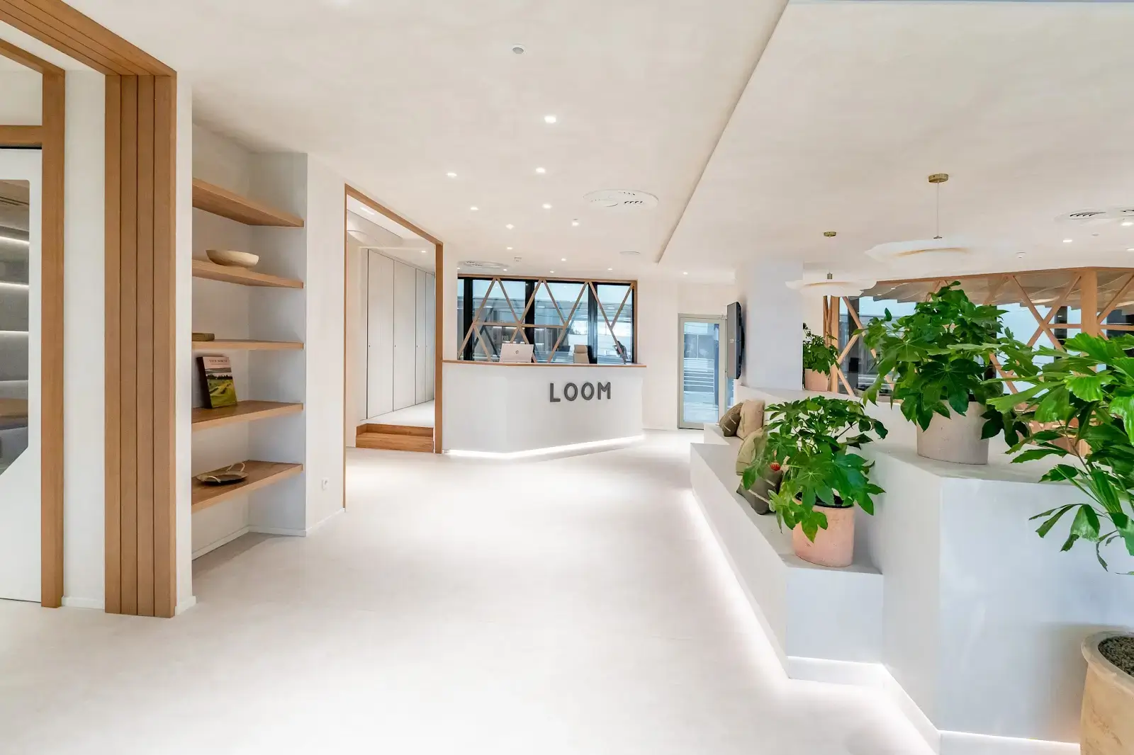 Coworking LOOM Campo de las Naciones interior photo 6