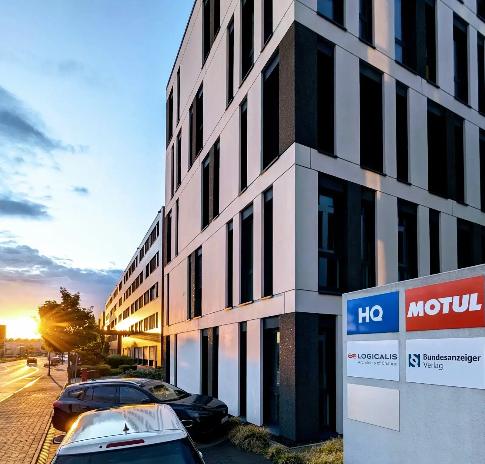 Regus Köln HangarOne interior photo 3