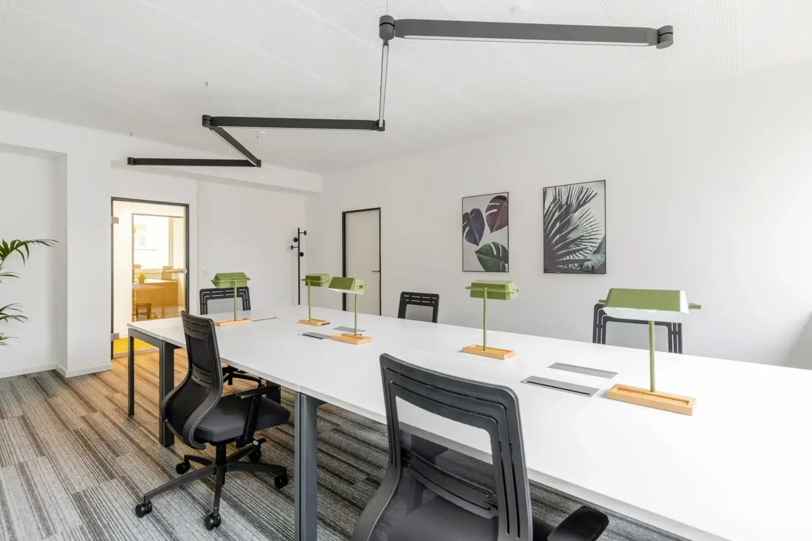 Rivvers Coworking Aachen Hauptbahnhof interior photo 3