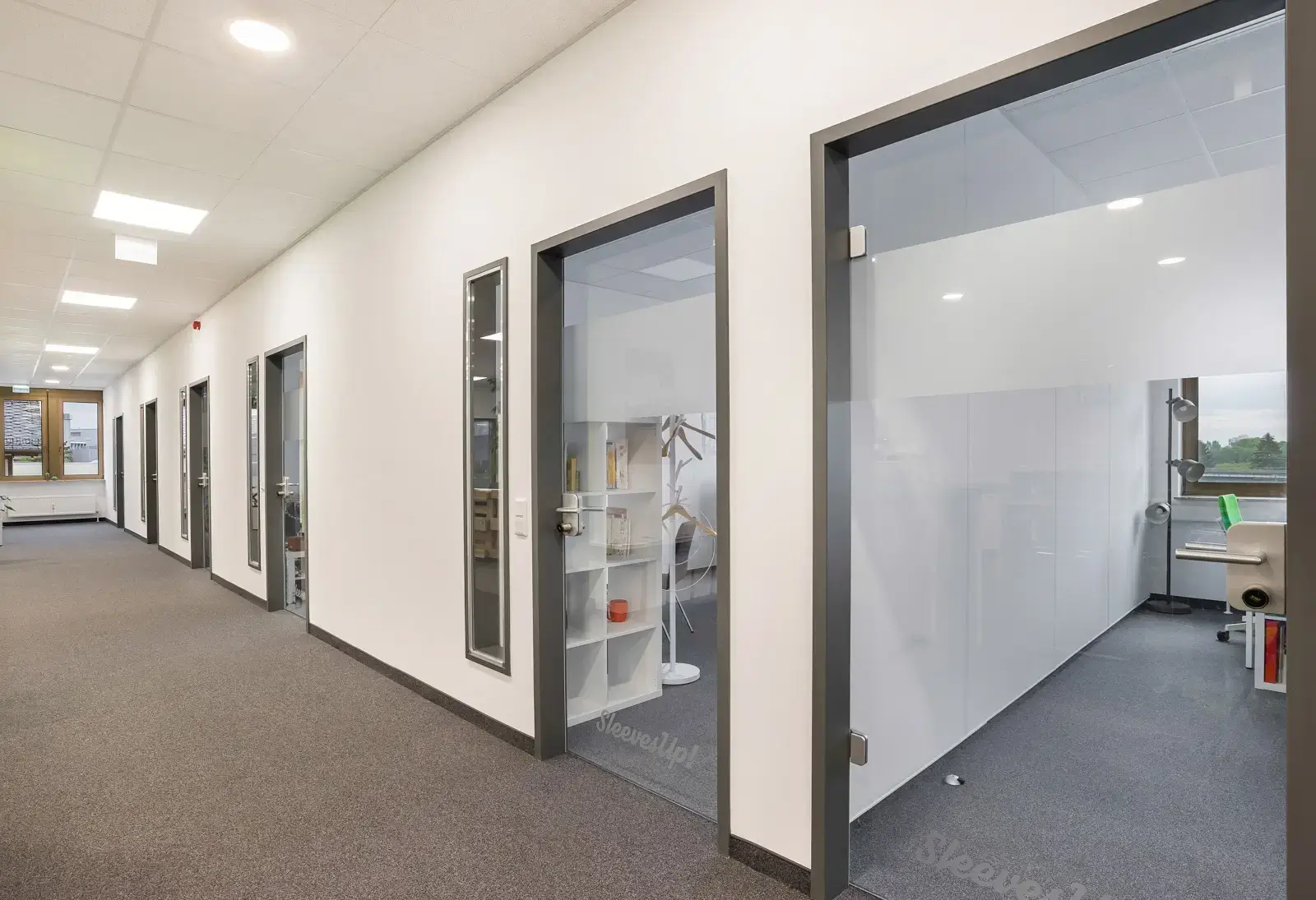 Rivvers Coworking Frankfurt Westside interior photo 9