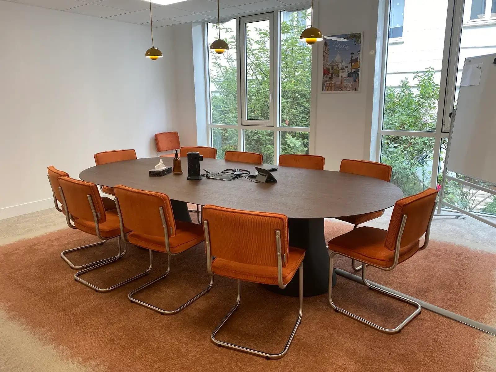 Morning, Faubourg Poissonnière interior photo 4