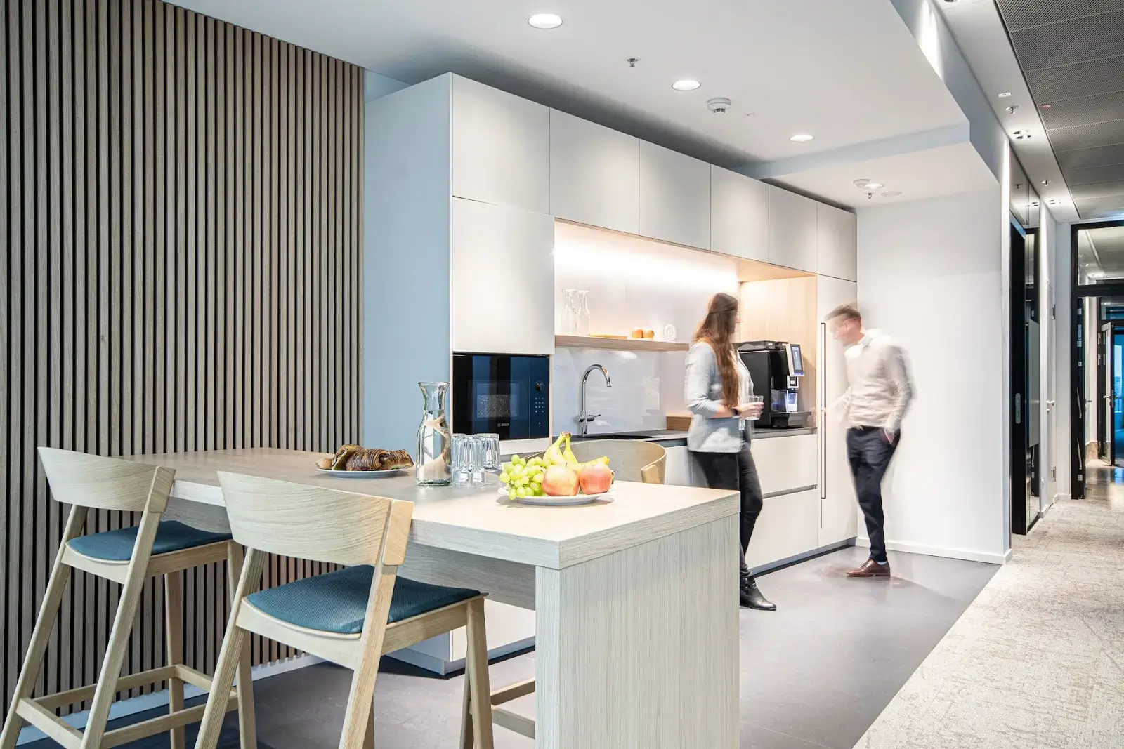 Rivvers Coworking Frankfurt Senckenberg‑Turm interior photo 2