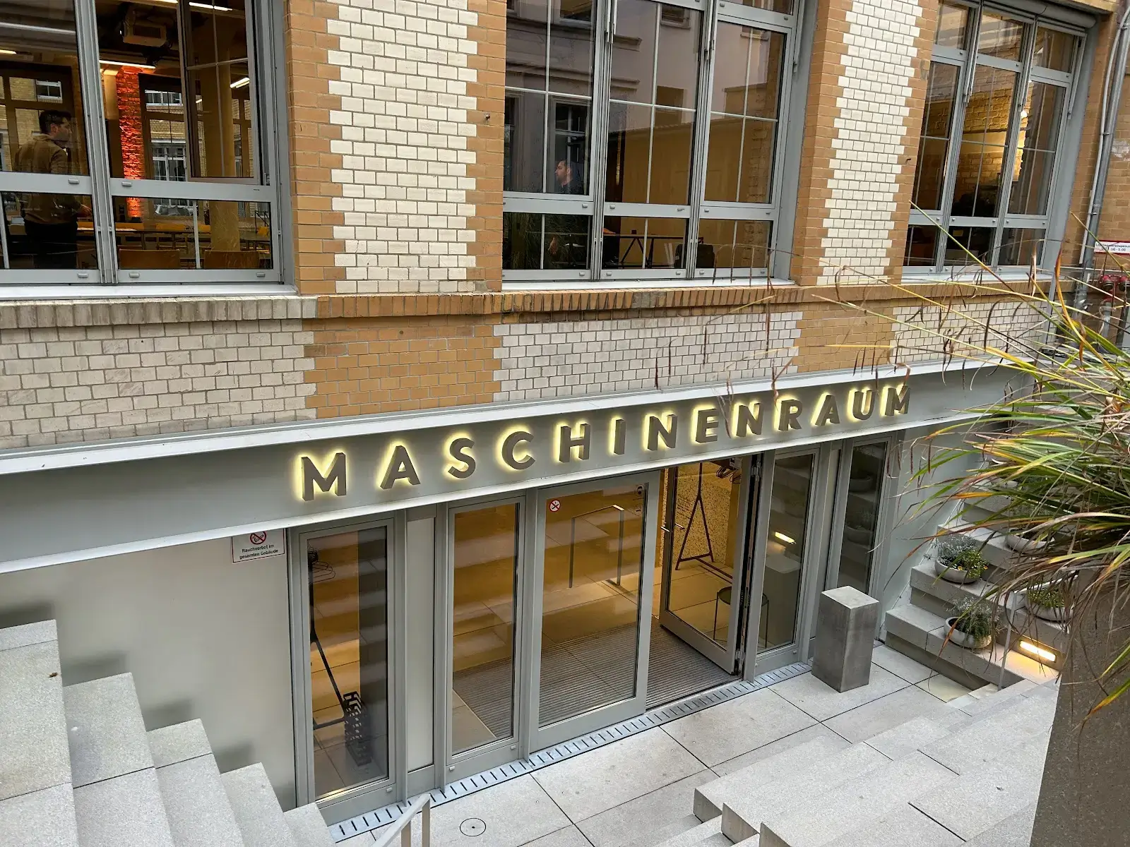 Maschinenraum interior photo 4