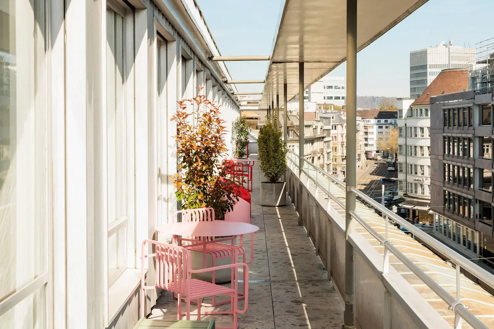 Headsquarter - The Artistic interior photo 6