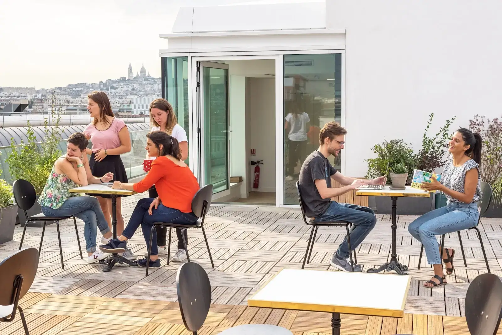 Morning, Clichy interior photo 5