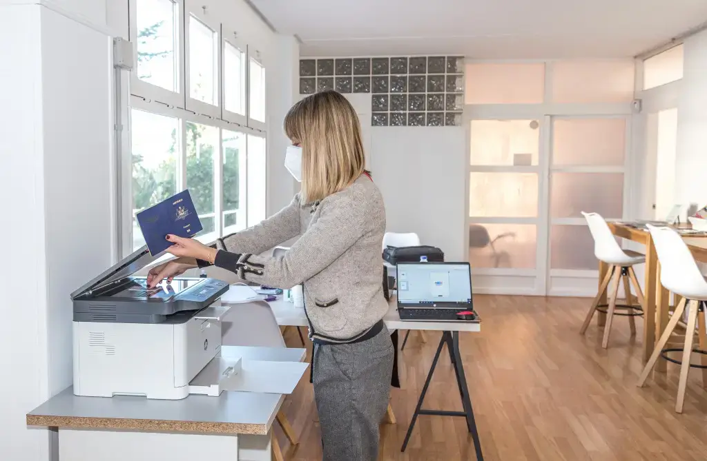 Simple Social Hub - Community · Coworking · Coliving interior photo 8