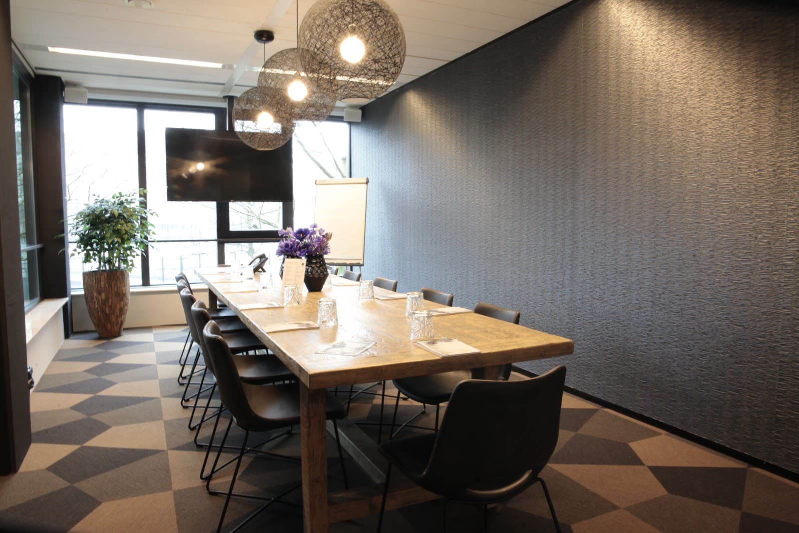 Tribes Amsterdam Adam Smith interior photo 7