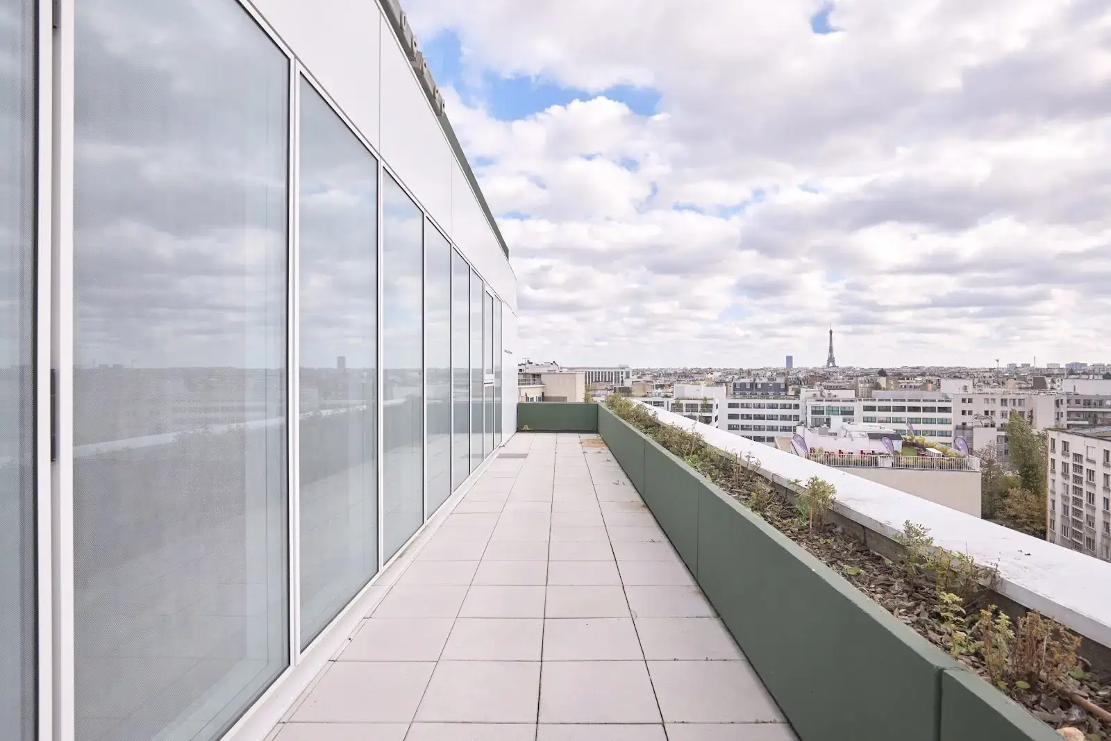 Morning, Pont de Neuilly interior photo 4