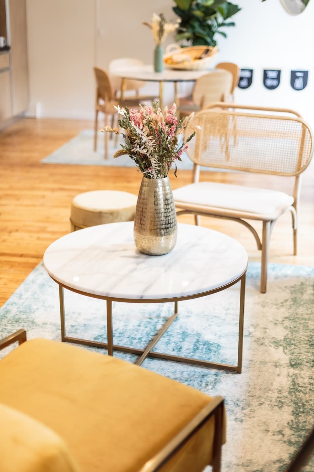 Morning, Dulong interior photo 8