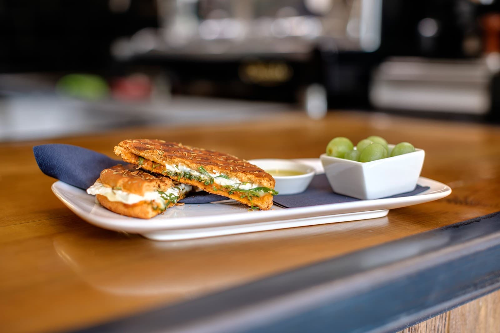 KleinMein Coffee & Coworking interior photo 8