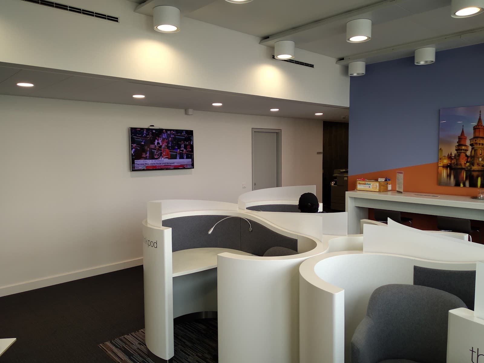 Regus Berlin Alexanderplatz interior photo 9