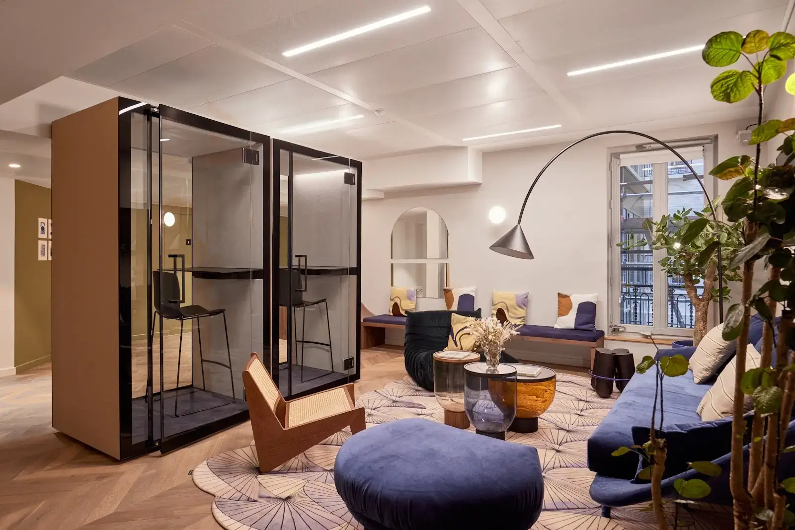 Morning, Bayard interior photo 8