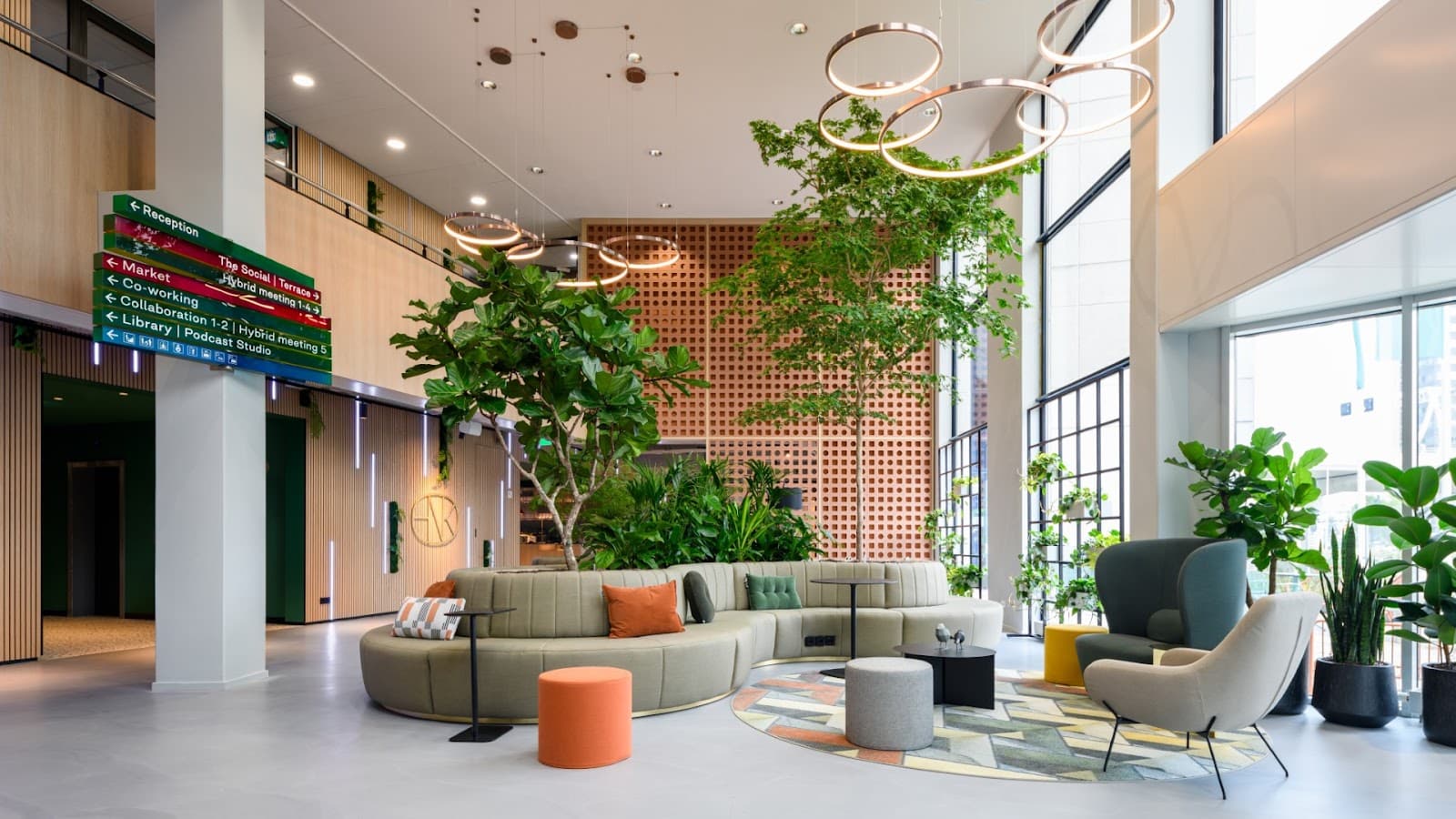 HNK Amsterdam Sloterdijk interior photo 9