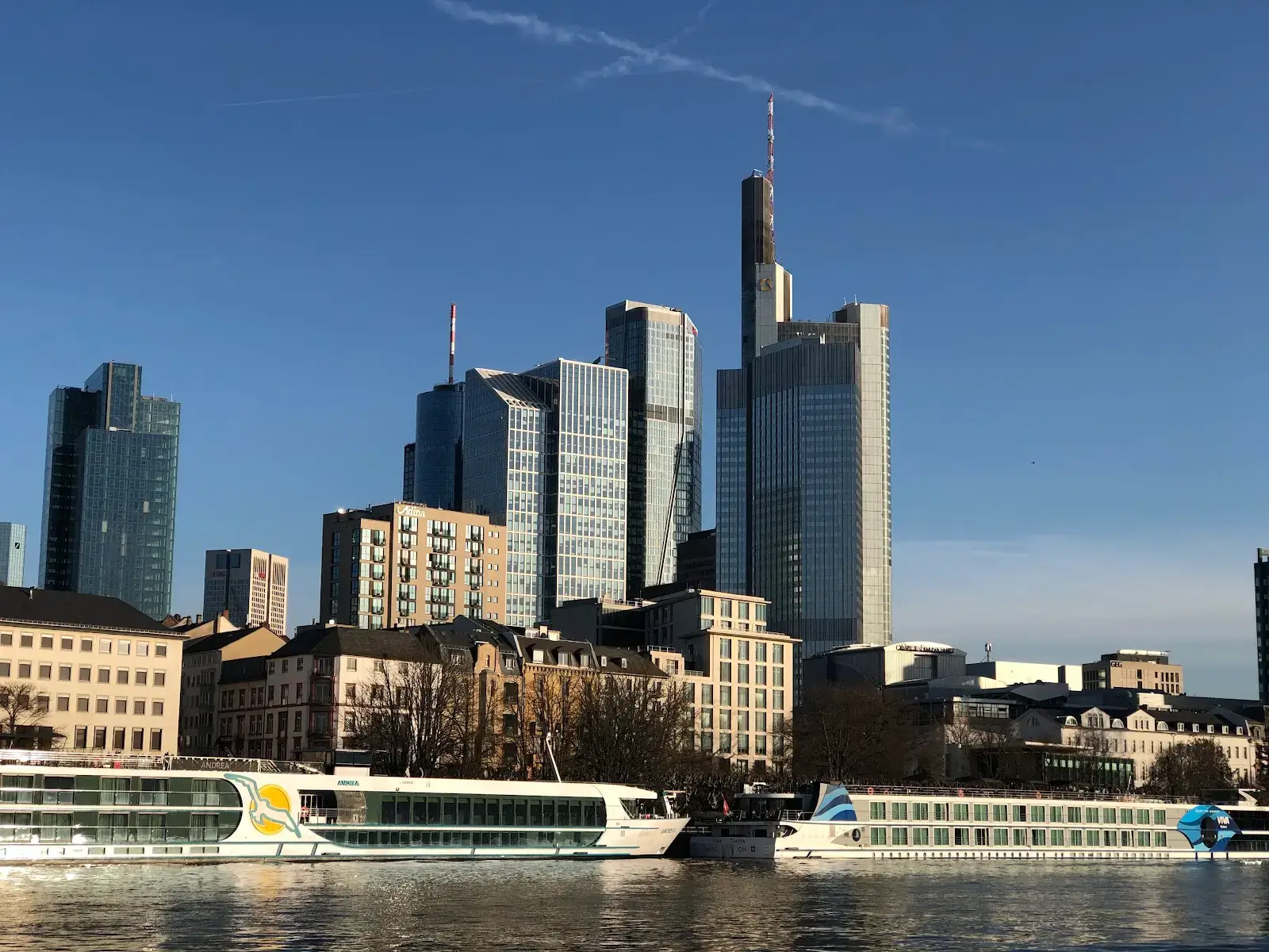 Regus Frankfurt Omniturm interior photo 3