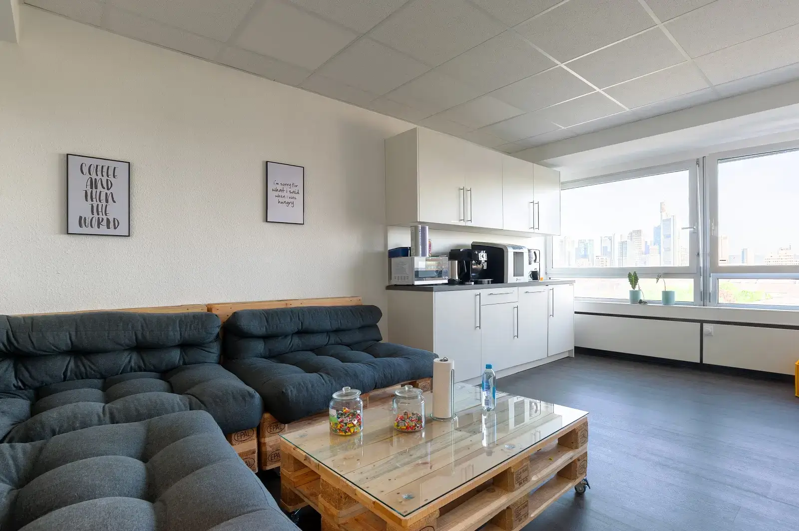 Rivvers Coworking Frankfurt Southside interior photo 5