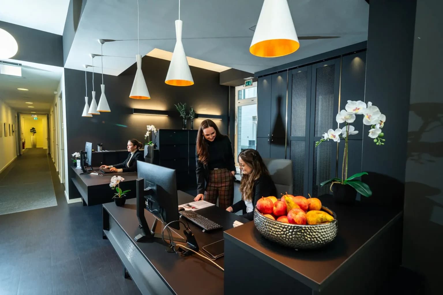 Satellite Office Hamburg Neuer Wall interior photo 5