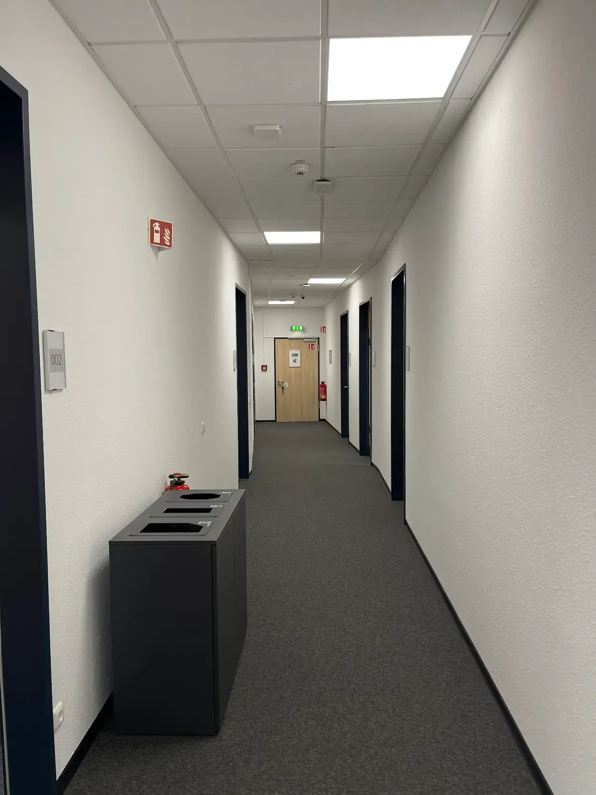 Regus Leipzig Atrium interior photo 7