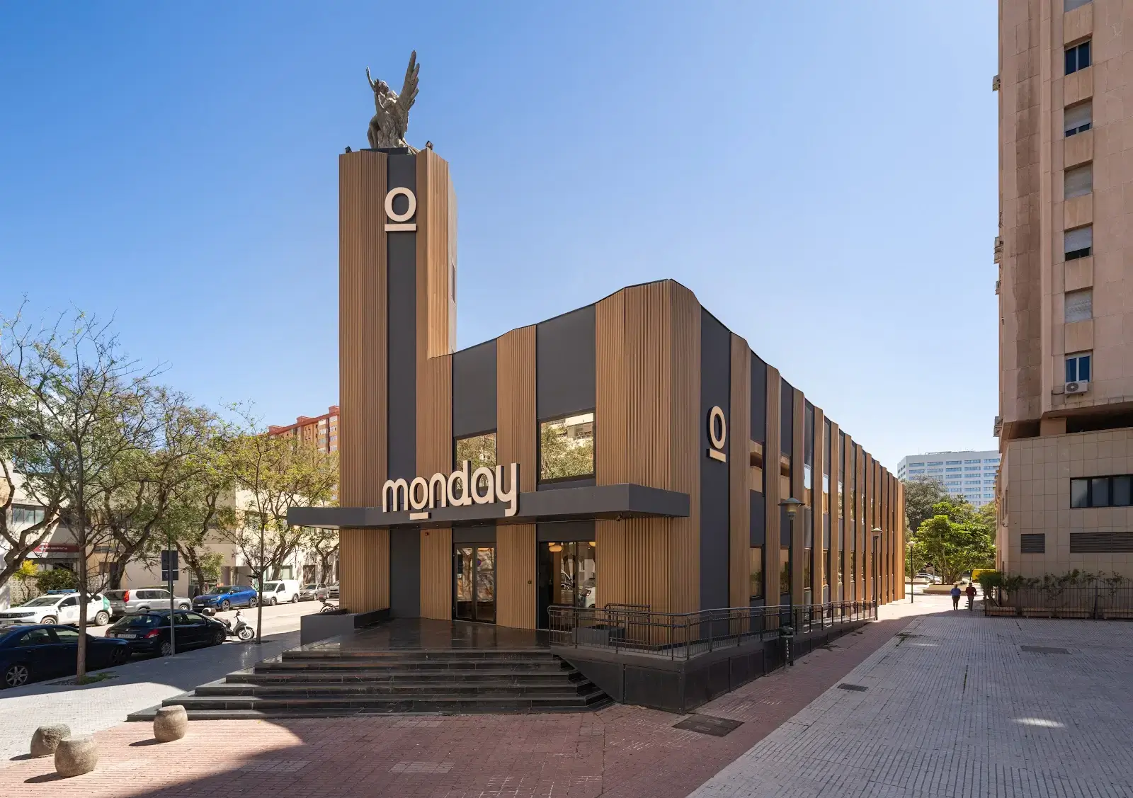 Monday Lehmberg interior photo 10