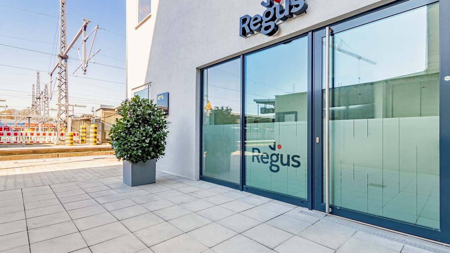 Regus Augsburg Lise-Meitner-Strasse 5a interior photo 4