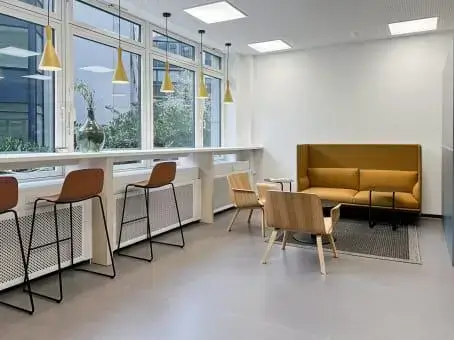 Regus Leipzig Atrium interior photo 2