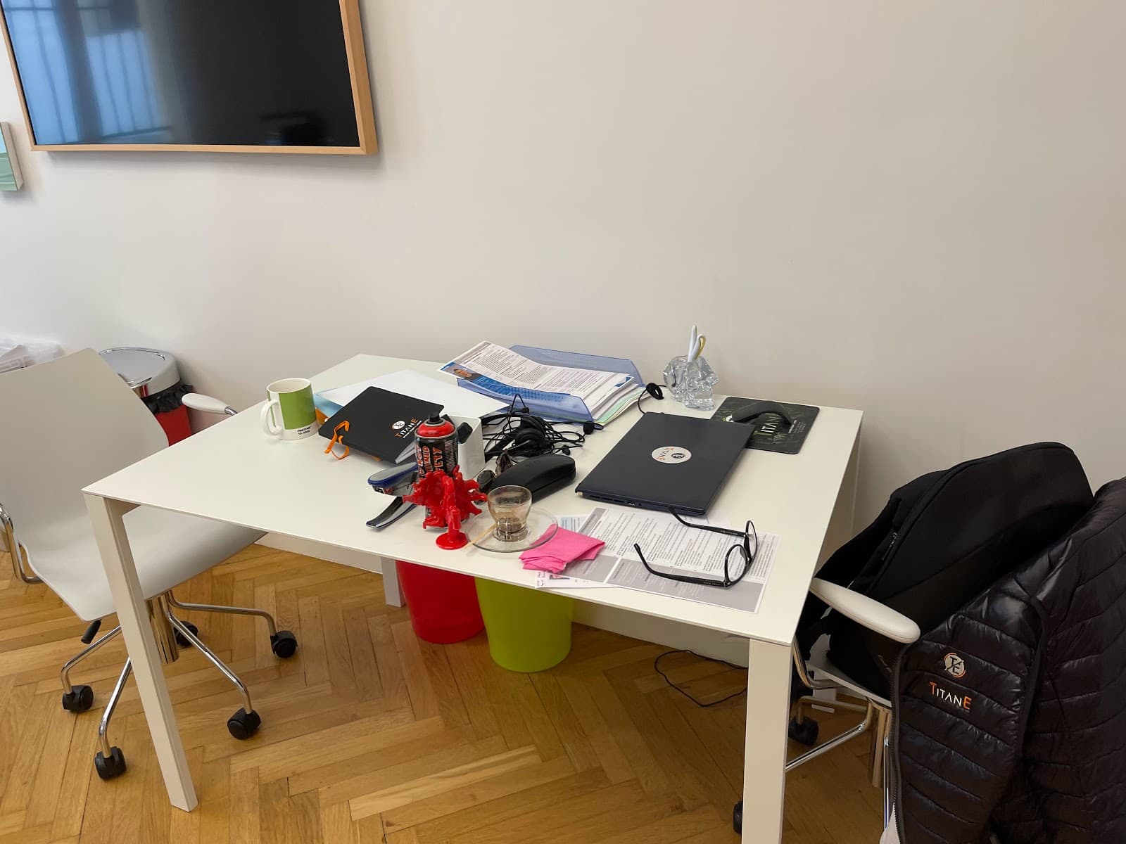 PARADIGM interior photo 10