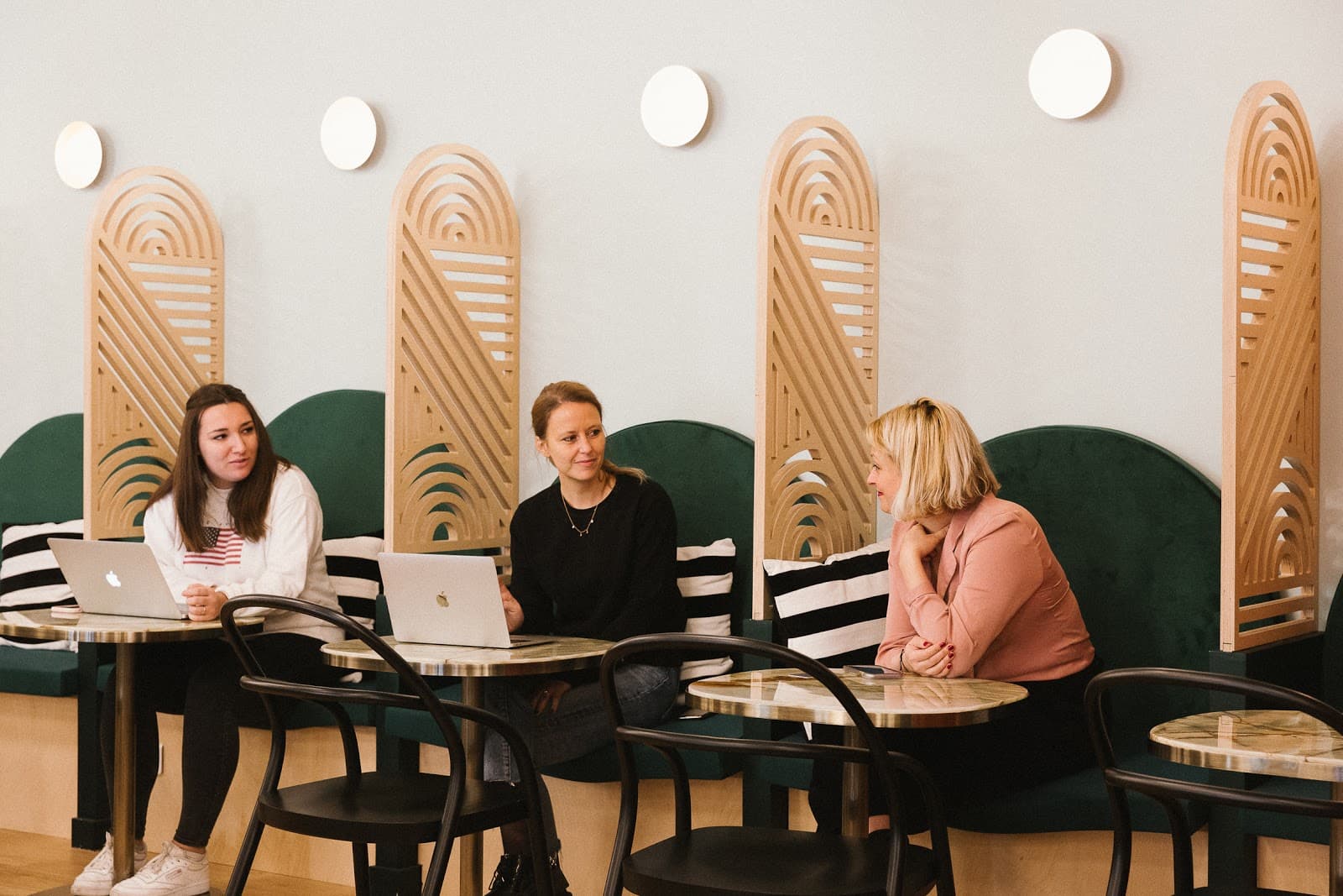 Morning, Sentier interior photo 5