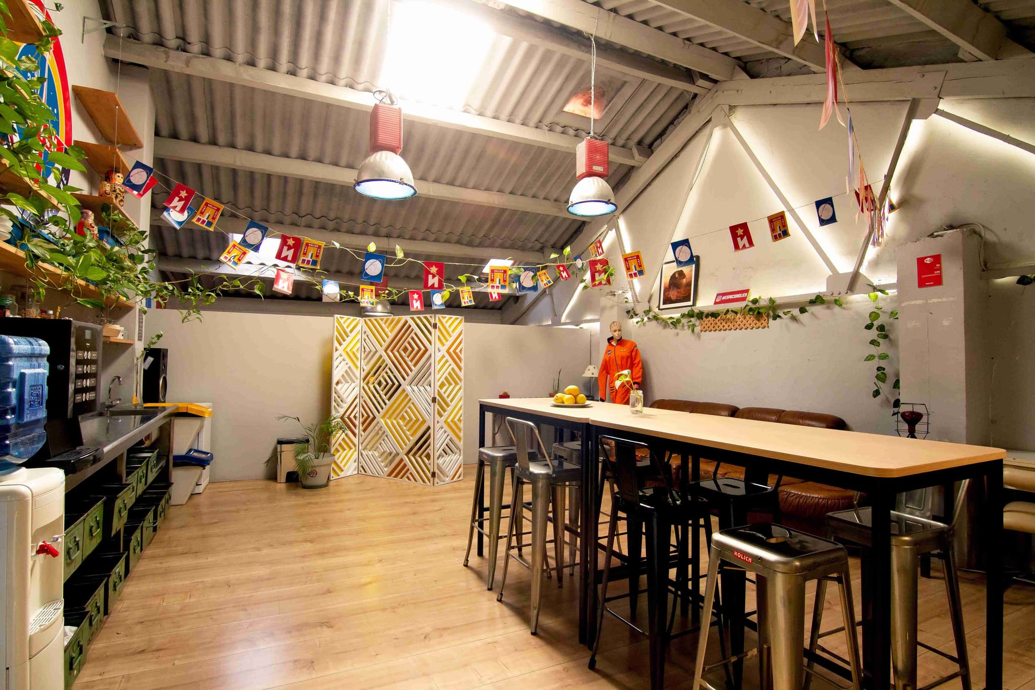 NOLICH interior photo 2