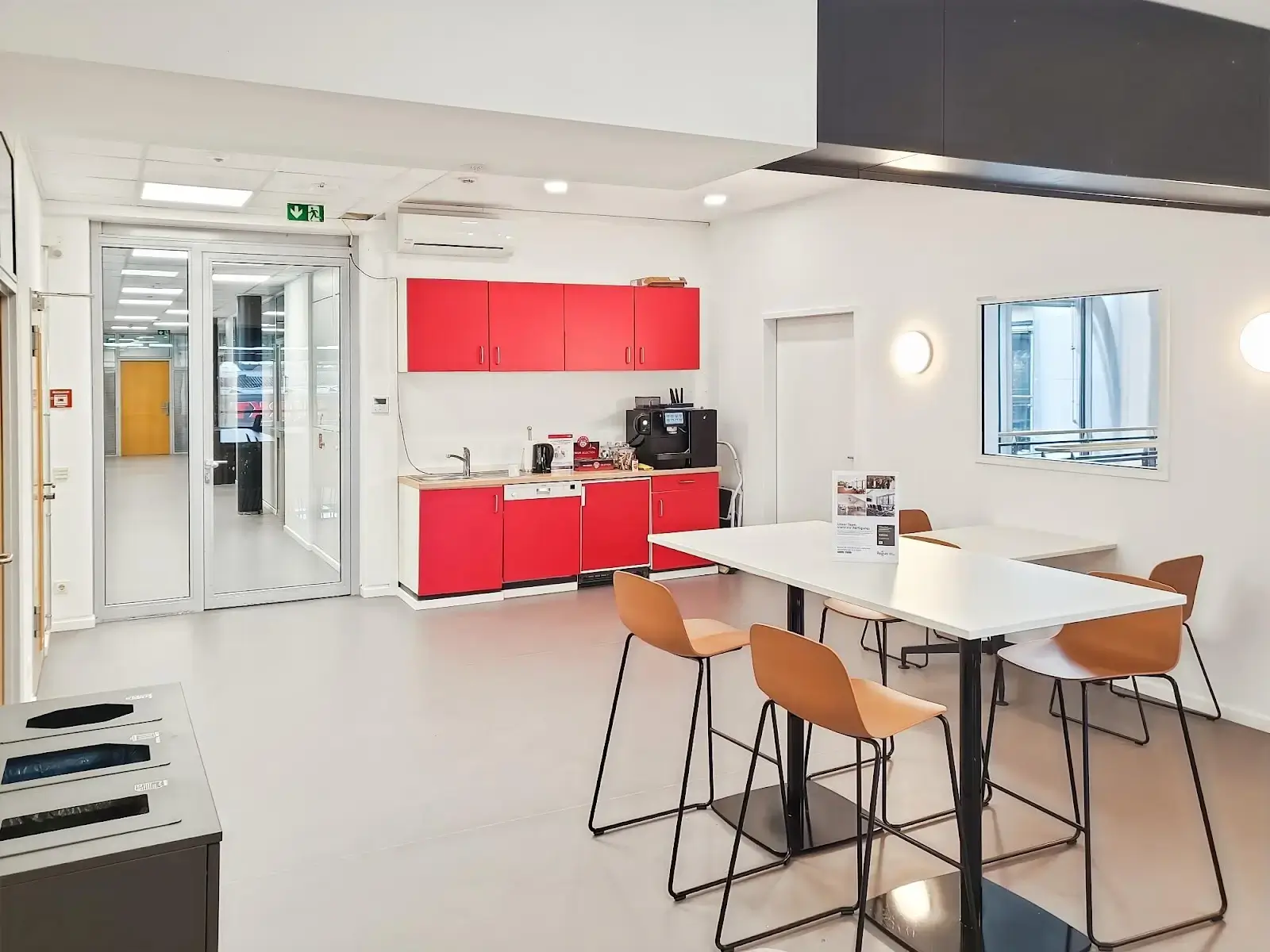 Regus Schwetzingen Carl-Benz-Straße interior photo 2